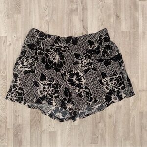 Lily White Black and White Floral Flowy Shorts